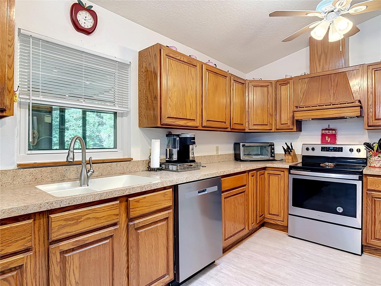 Single Family Residence at 469 S FREDERICK AVE, ORANGE CITY, photo 9 of 40