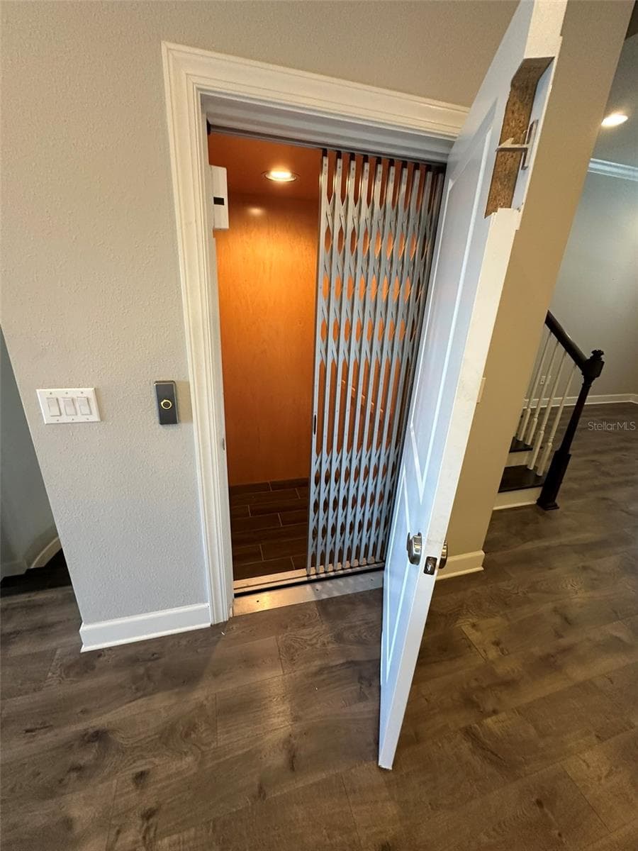 3 story private elevator, great for moving and bring home your groceries - 6072 MOORINGS DR S, ST PETERSBURG