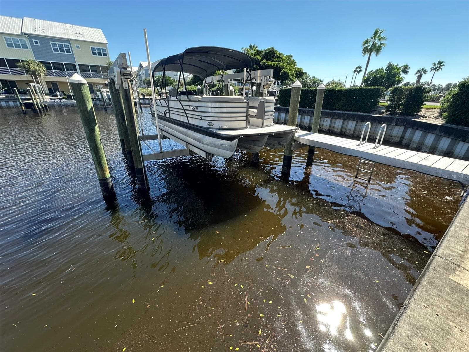 Boating in your backyard - 6072 MOORINGS DR S, ST PETERSBURG