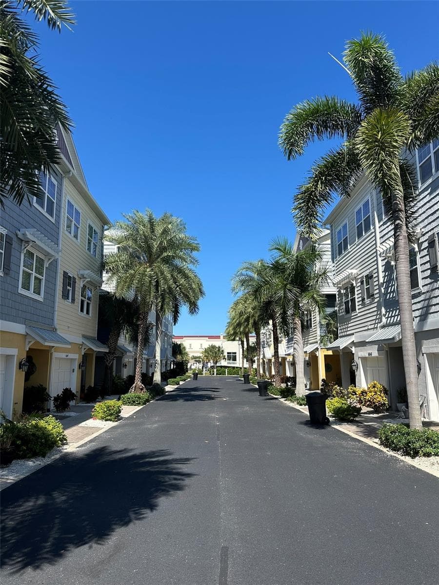 Townhouse at 6072 MOORINGS DR S, ST PETERSBURG, photo 43 of 64
