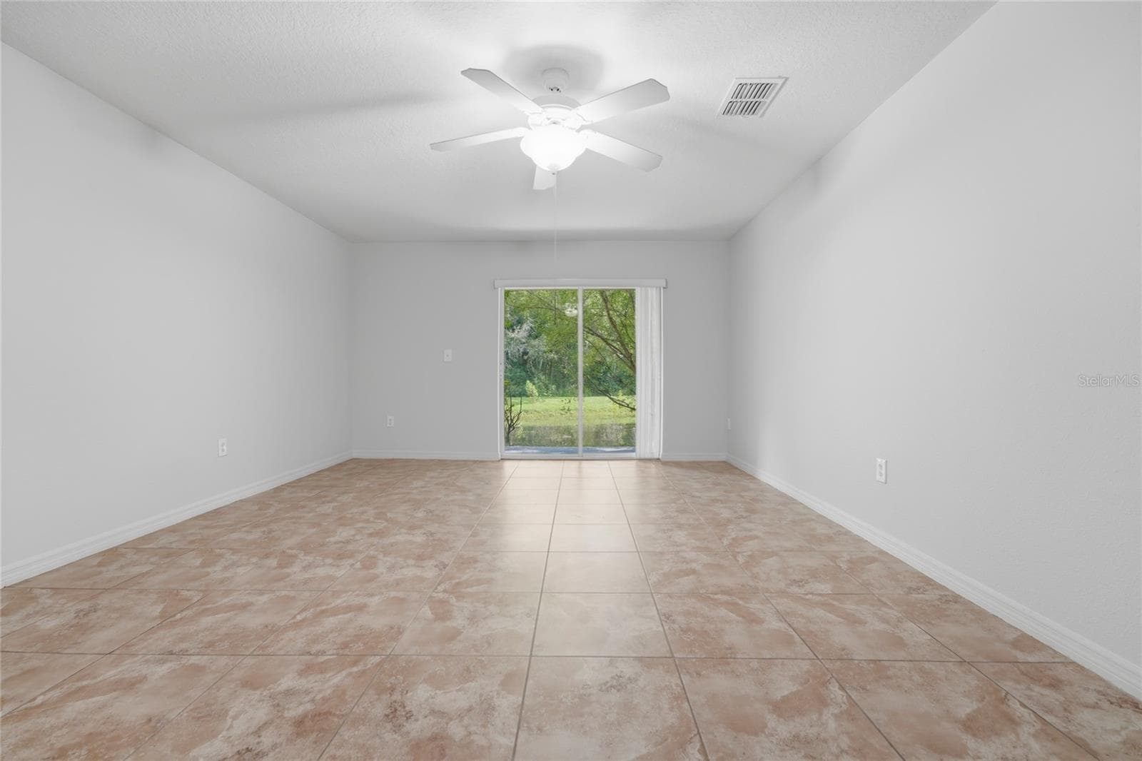 Townhouse at 434 CARINA CIR, SANFORD, photo 9 of 25