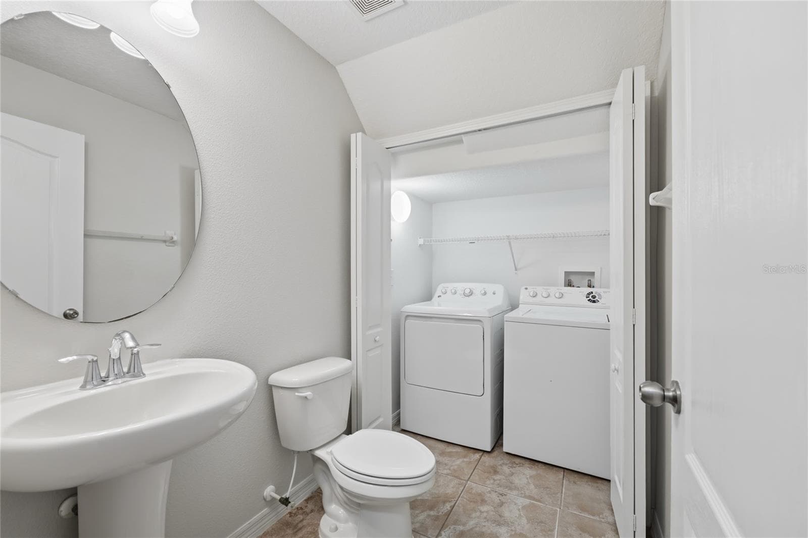 Townhouse at 434 CARINA CIR, SANFORD, photo 11 of 25