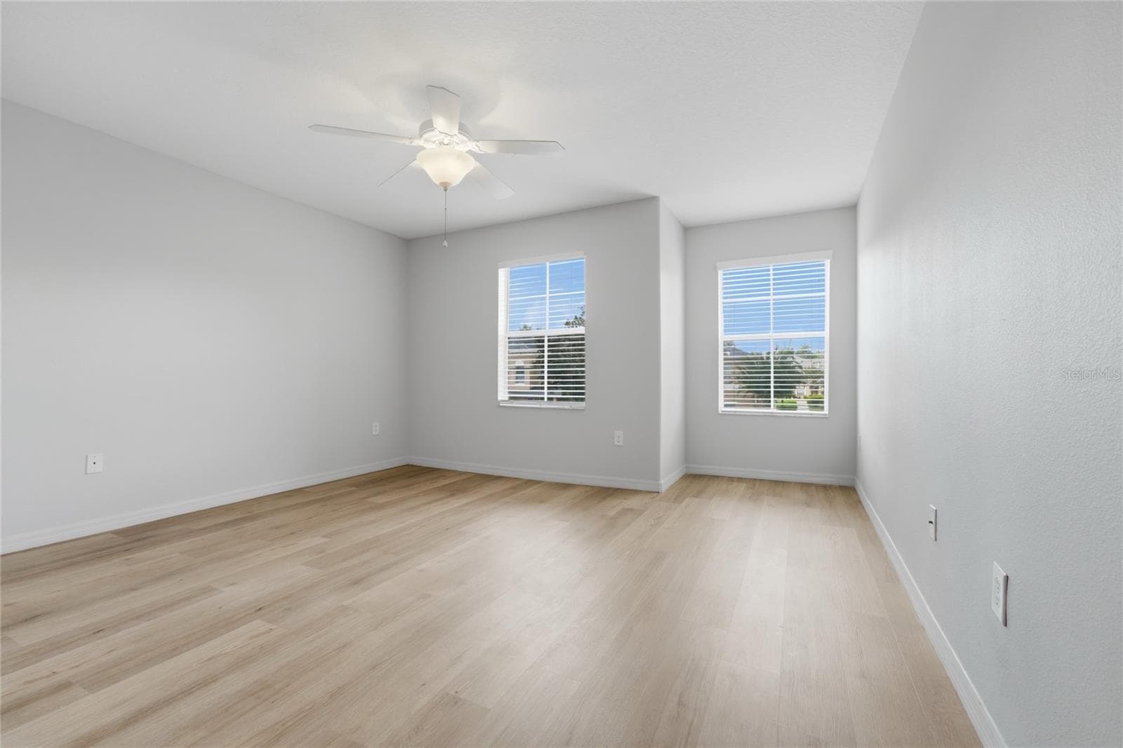 Townhouse at 434 CARINA CIR, SANFORD, photo 13 of 25