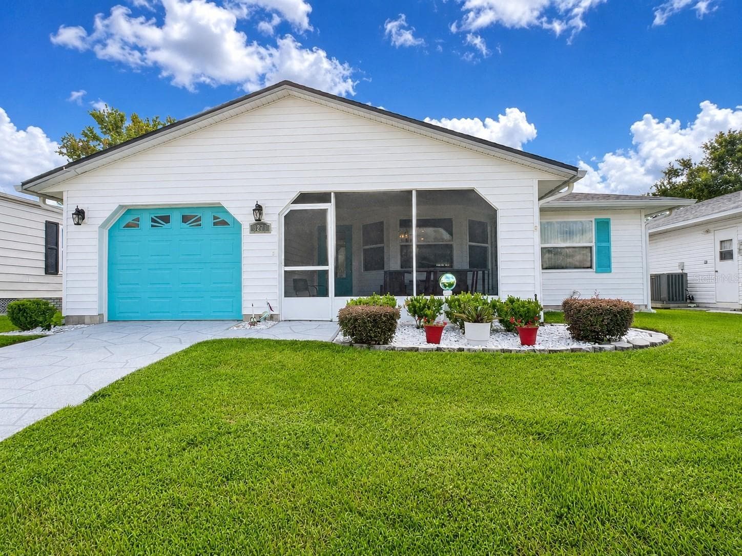 Single Family Residence at 3273 PEBBLE BEND DR, LAKELAND, photo 2 of 30