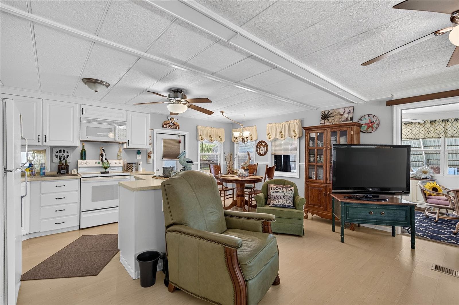 Mobile Home at 213 MANTUA DR, VENICE, photo 21 of 75
