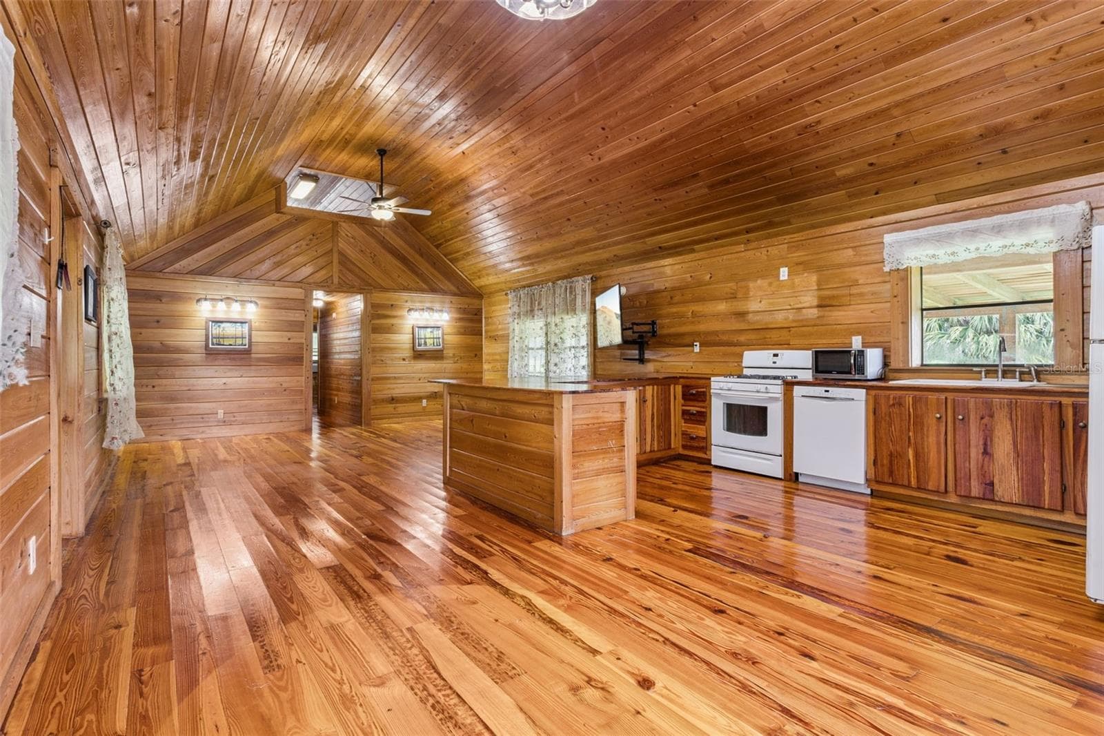 Single Family Residence at 1017 SLOANS RIDGE RD, GROVELAND, photo 5 of 48