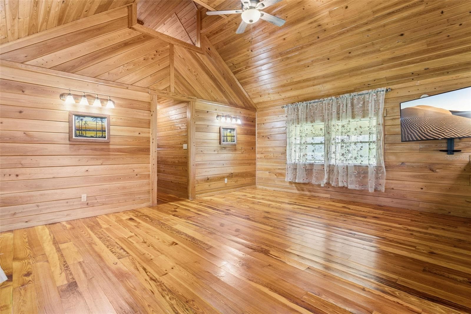 Single Family Residence at 1017 SLOANS RIDGE RD, GROVELAND, photo 8 of 48
