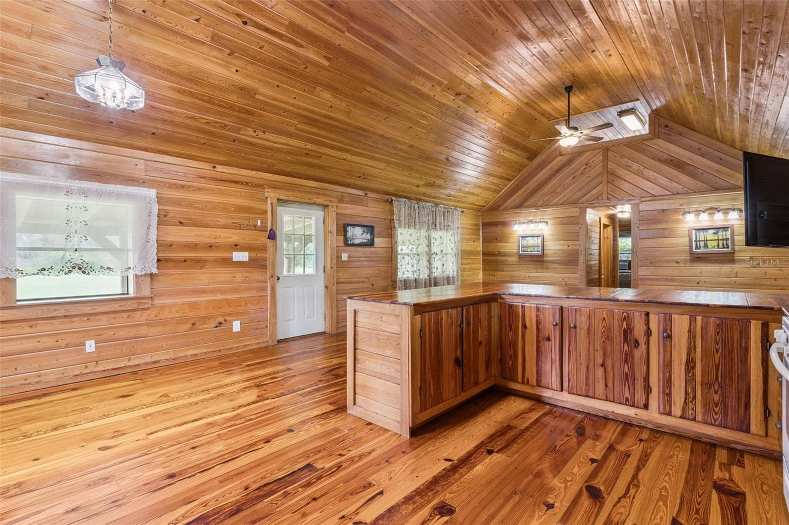 Single Family Residence at 1017 SLOANS RIDGE RD, GROVELAND, photo 10 of 48