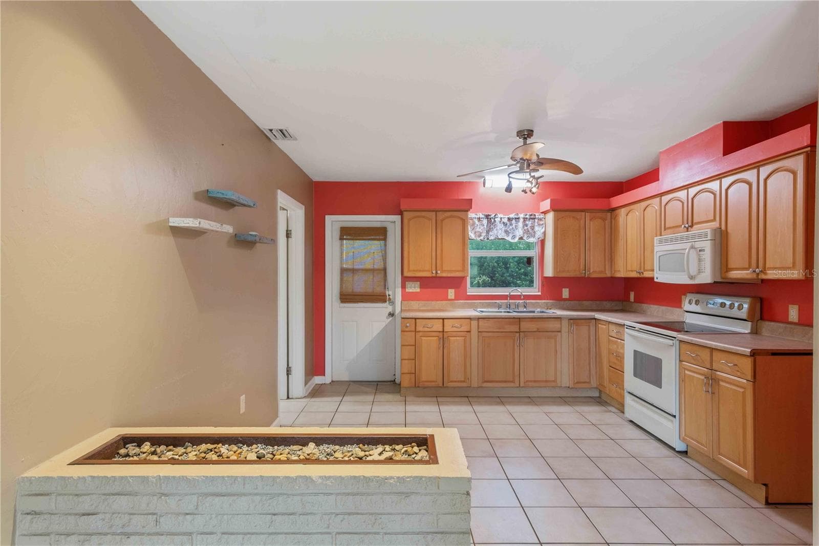 Kitchen - 11144 3RD AVE, PUNTA GORDA