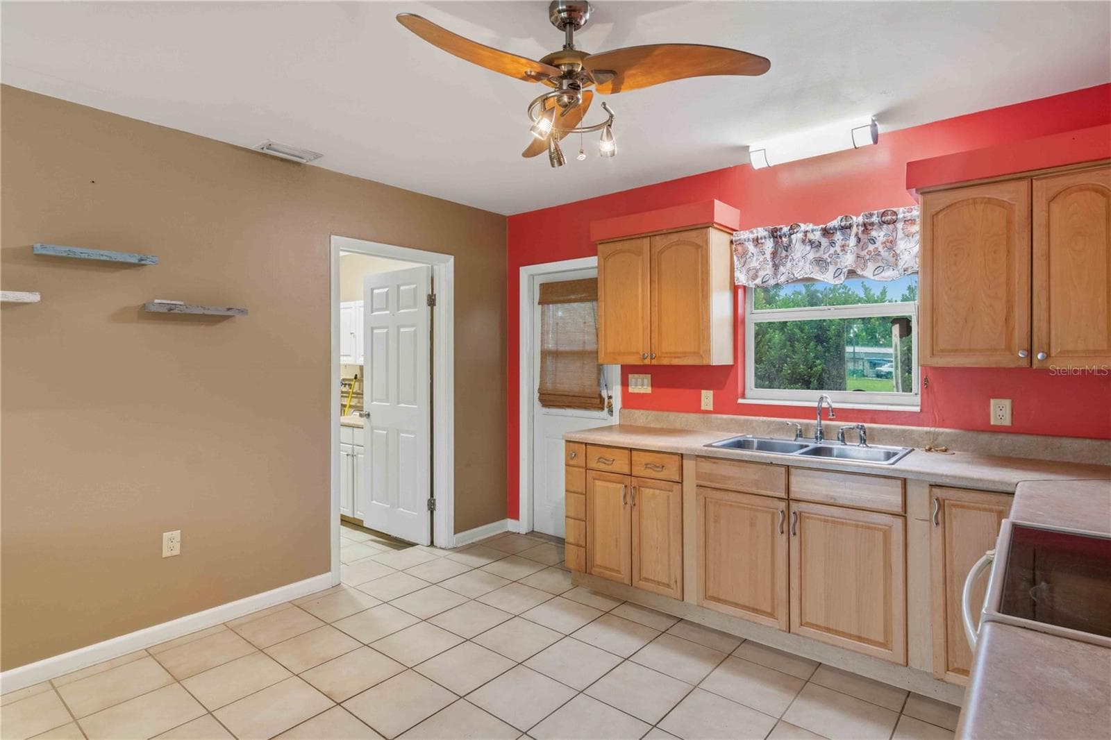 Kitchen - 11144 3RD AVE, PUNTA GORDA