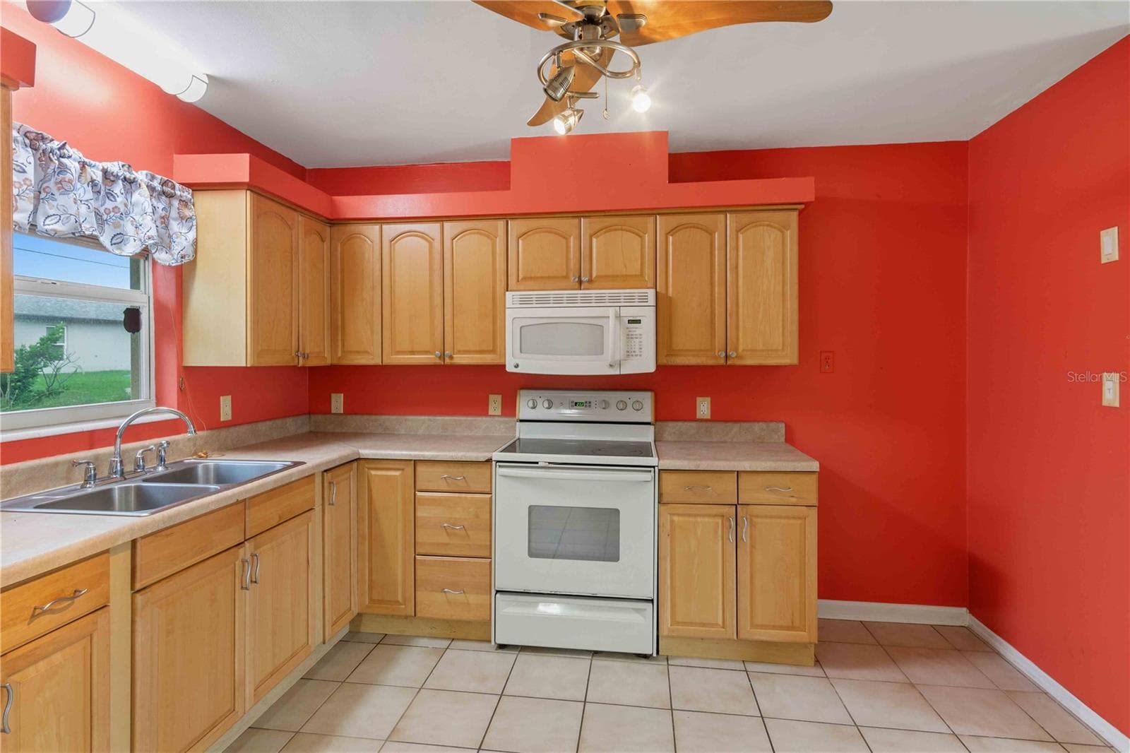 Kitchen - 11144 3RD AVE, PUNTA GORDA