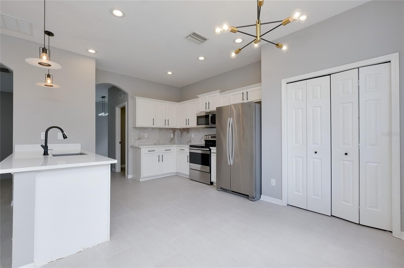 Single Family Residence at 15328 SKIP JACK LOOP, LAKEWOOD RANCH, photo 4 of 83