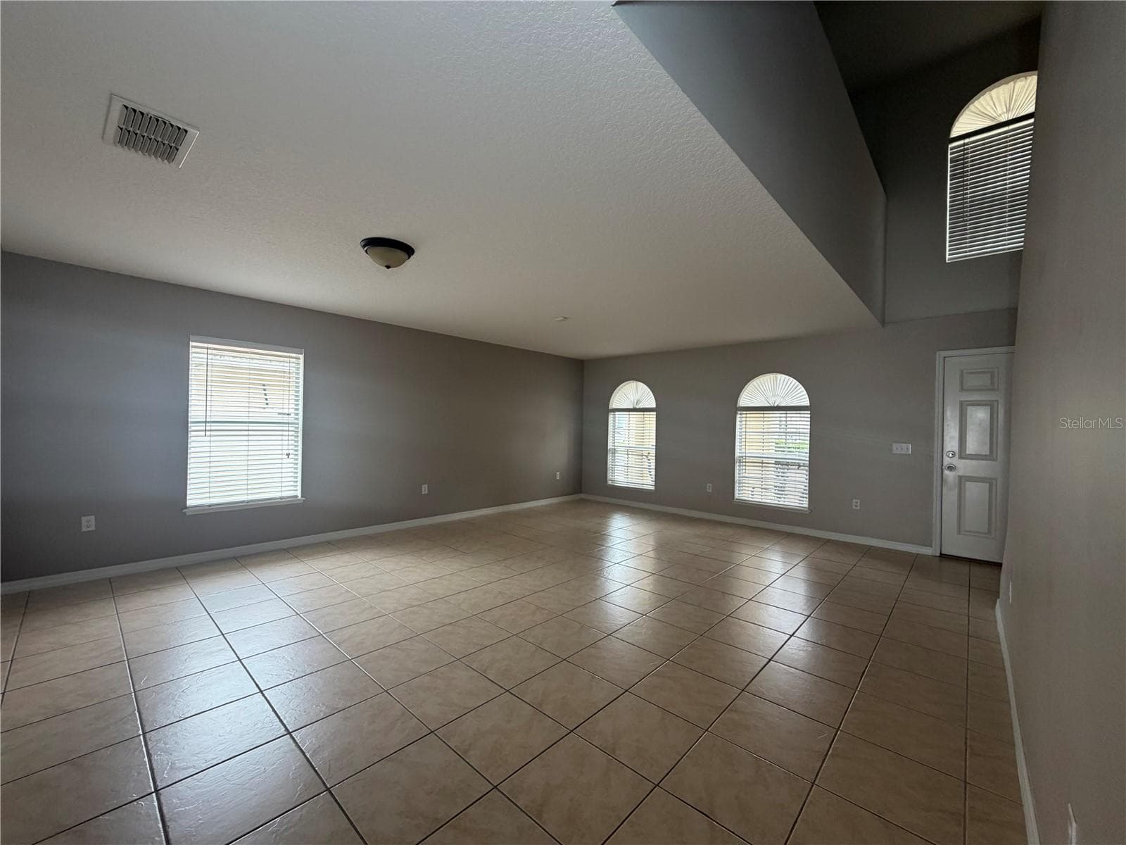 Formal Living/Dining Room - 247 BLAKE AVE, DAVENPORT