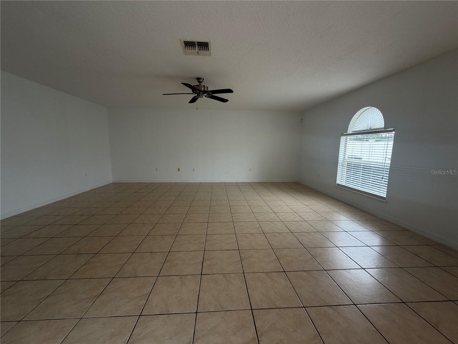 Family room/Dining - 247 BLAKE AVE, DAVENPORT
