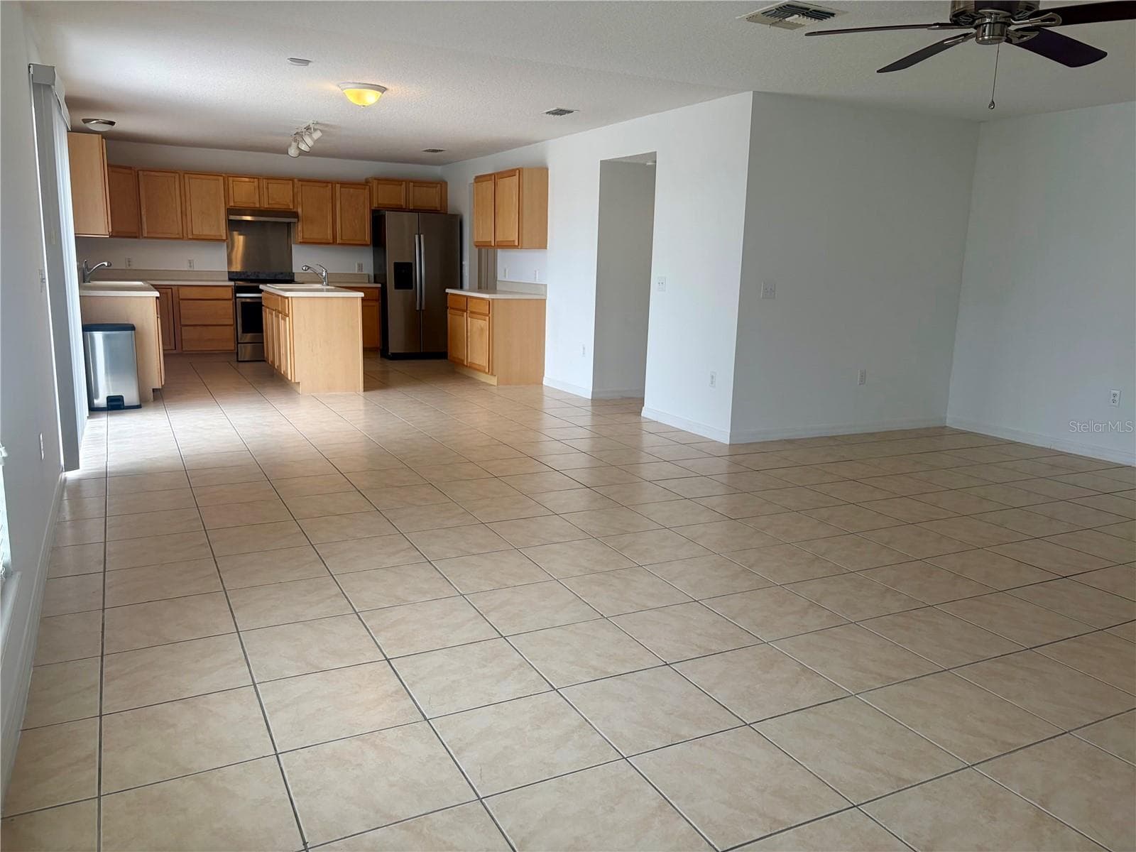 Family room/Dining - 247 BLAKE AVE, DAVENPORT