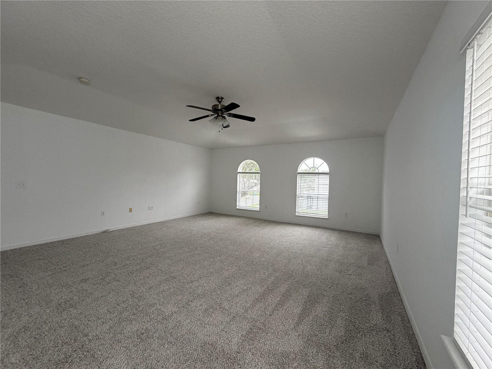 Master Bedroom - 247 BLAKE AVE, DAVENPORT