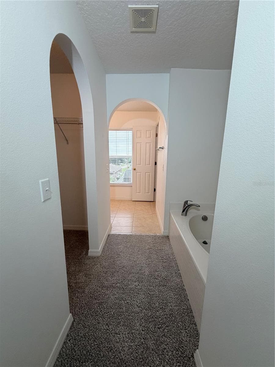 Master Bathroom Entry - 247 BLAKE AVE, DAVENPORT