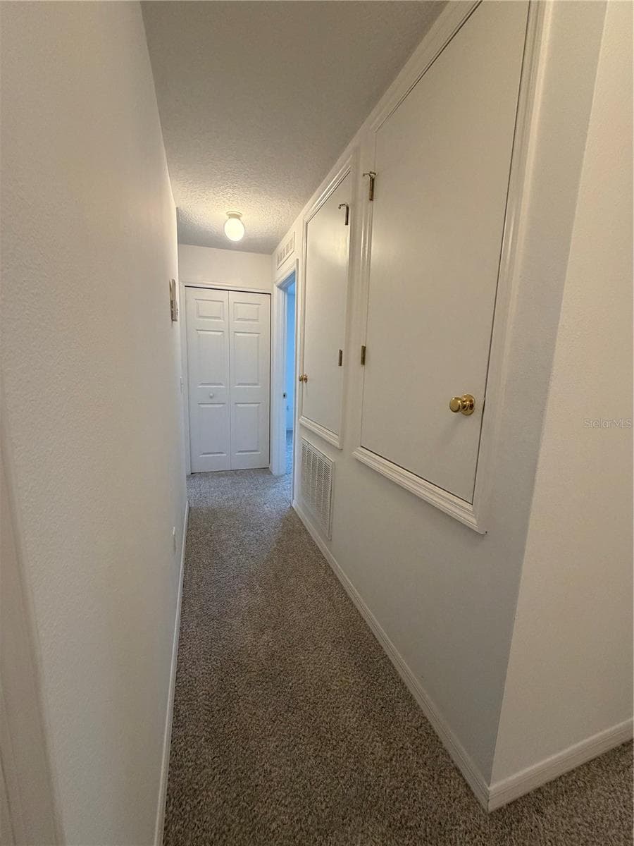 Hallway second floor - 247 BLAKE AVE, DAVENPORT