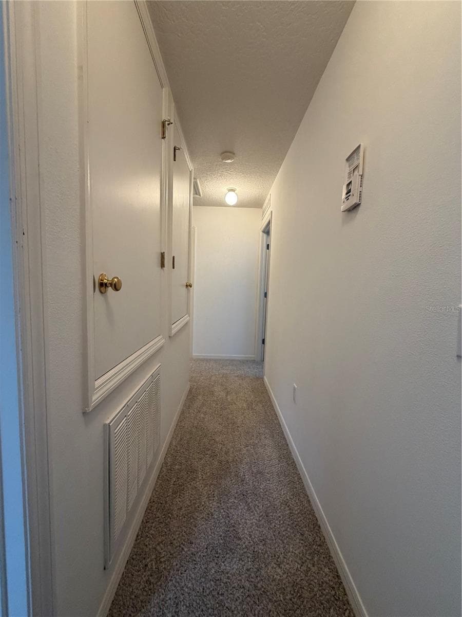 Hallway second floor - 247 BLAKE AVE, DAVENPORT