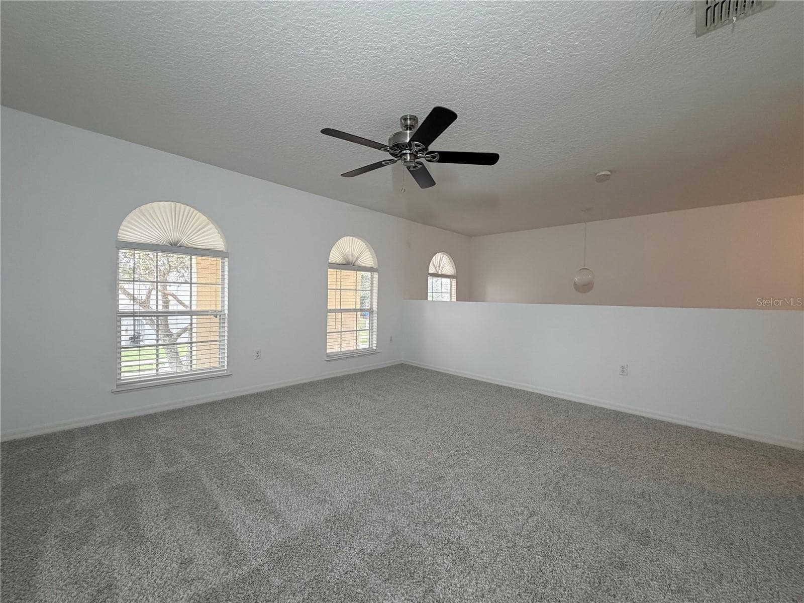 Loft - 247 BLAKE AVE, DAVENPORT