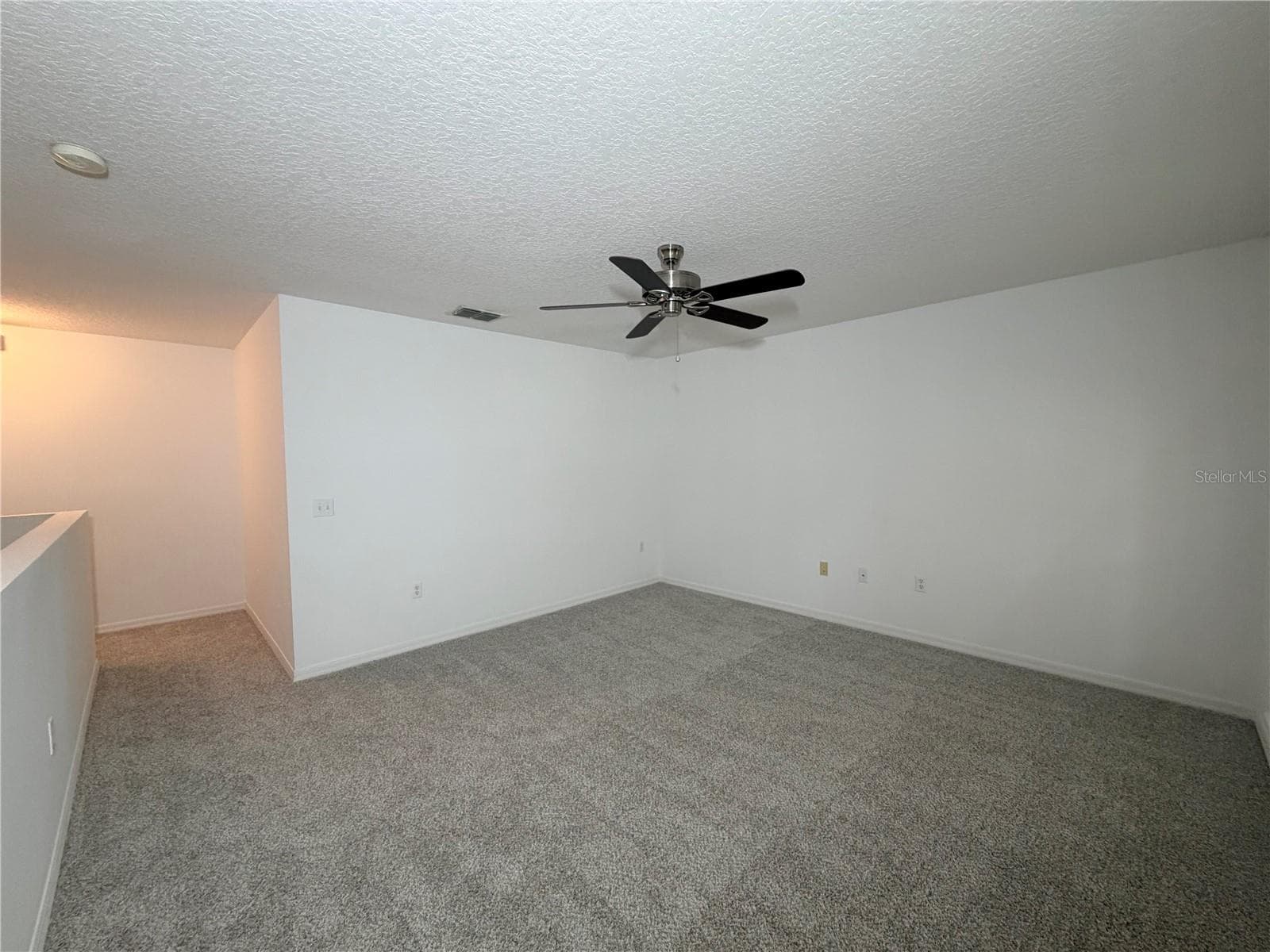 Loft - 247 BLAKE AVE, DAVENPORT
