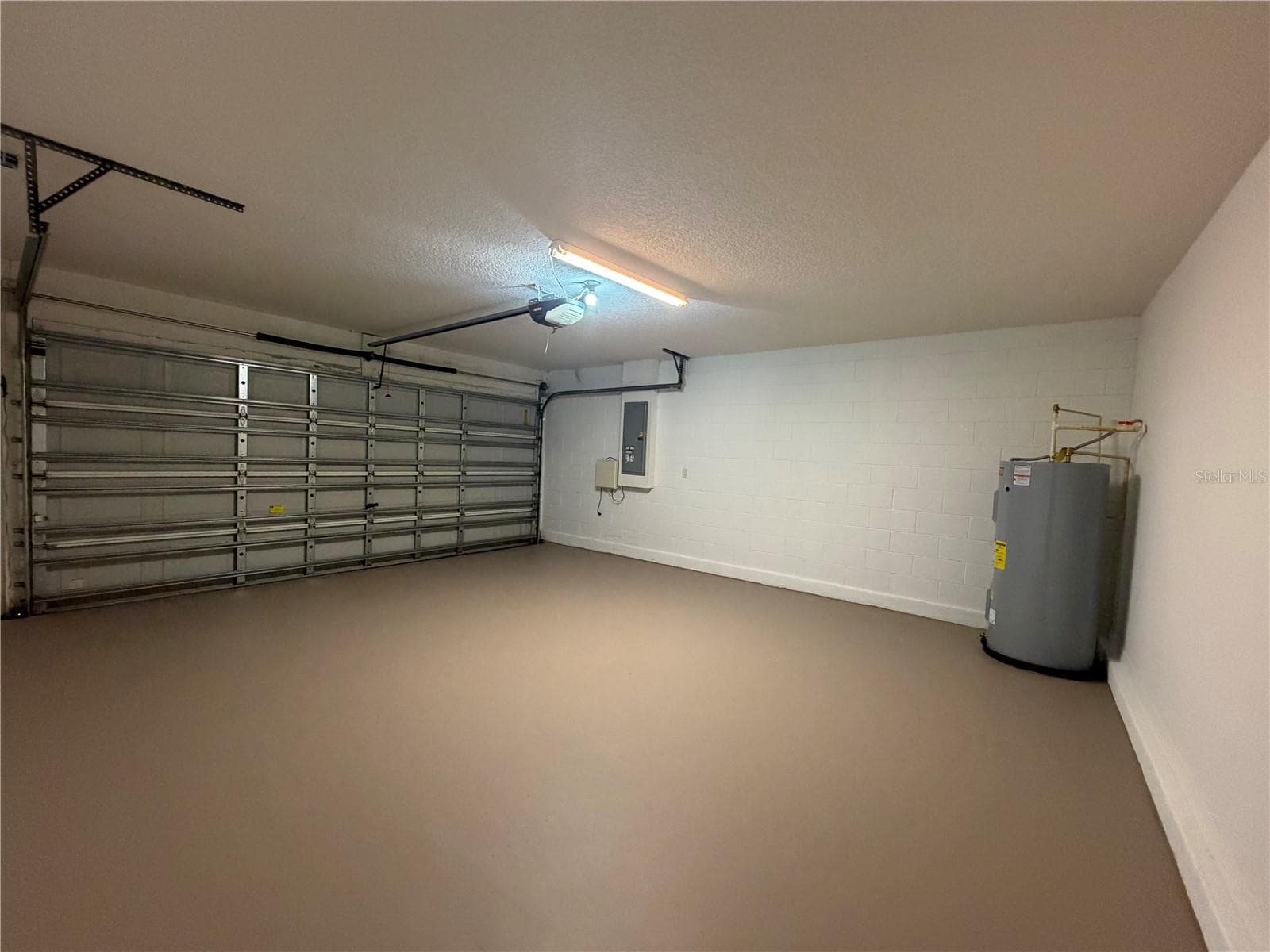 Garage - 247 BLAKE AVE, DAVENPORT