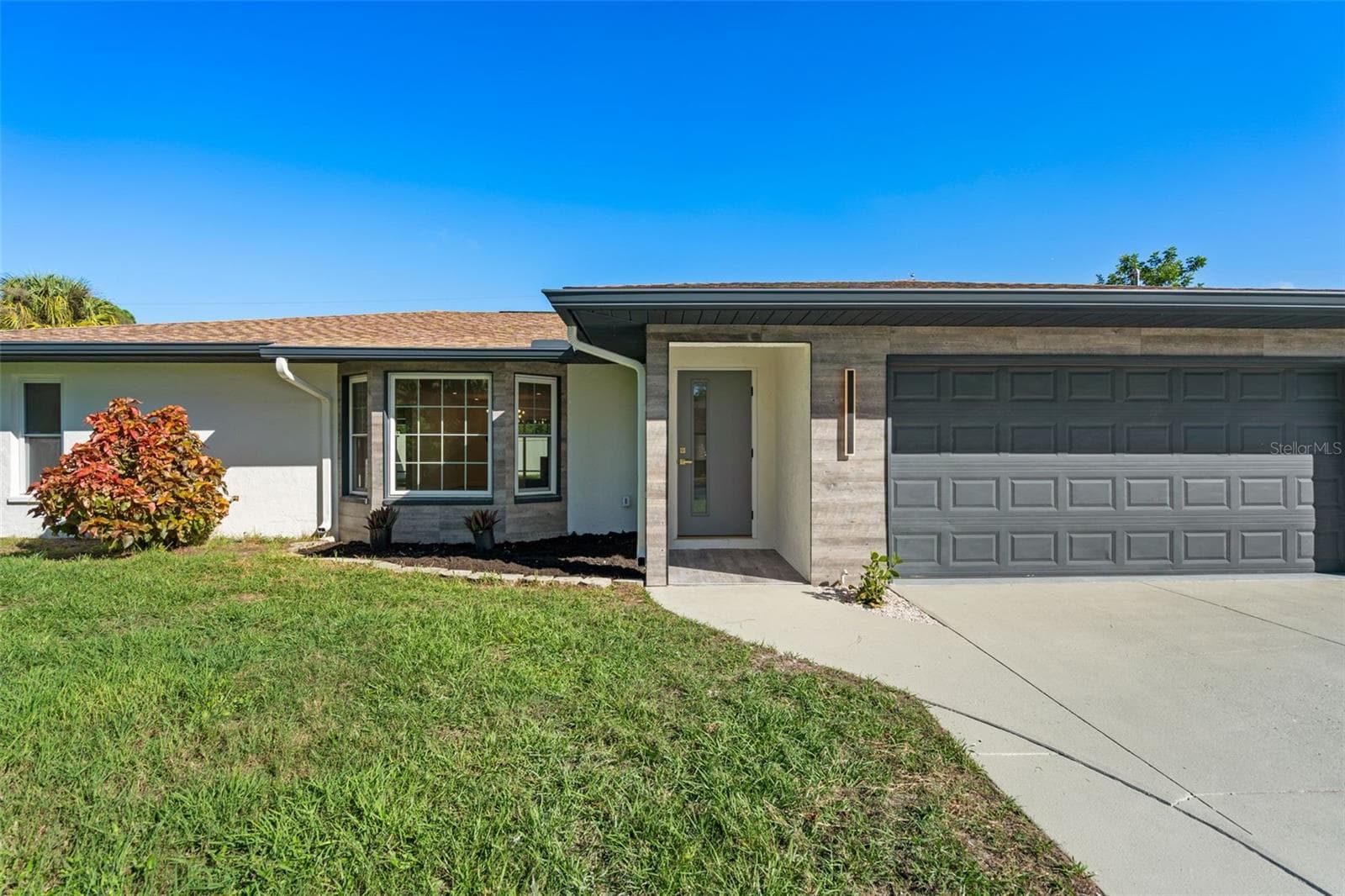 Single Family Residence at 616 BROWN RD, VENICE, photo 3 of 42