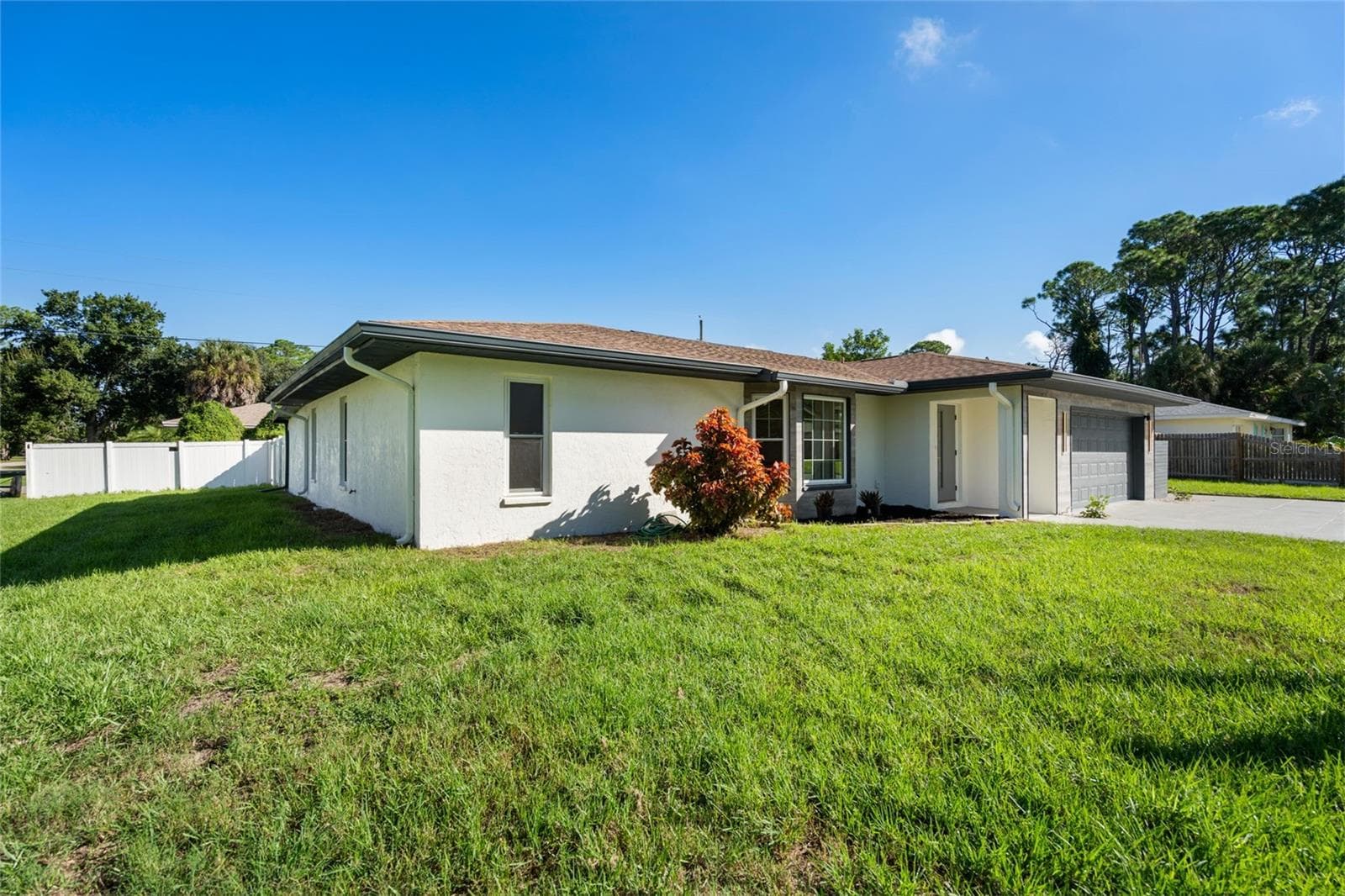 Single Family Residence at 616 BROWN RD, VENICE, photo 4 of 42