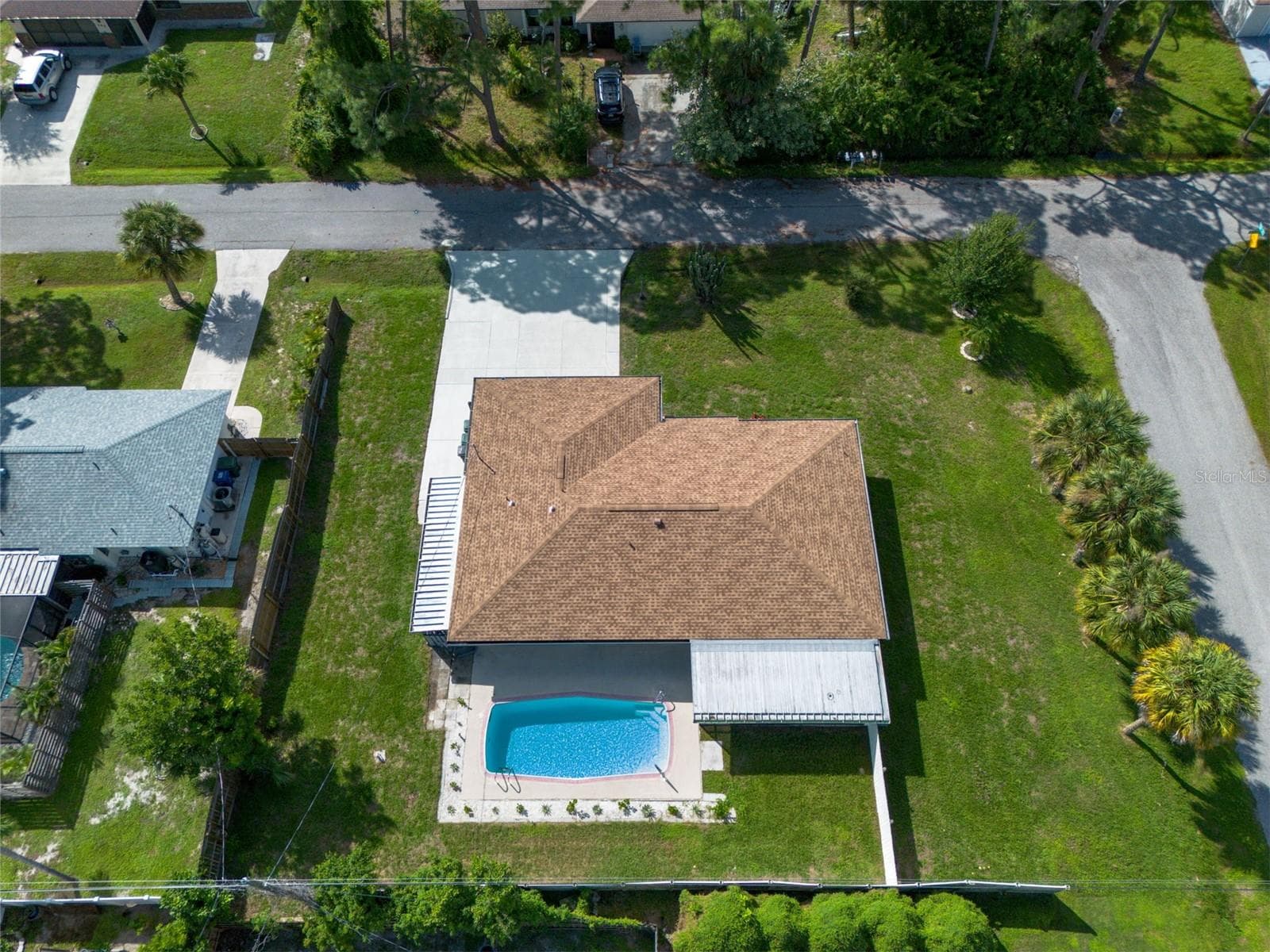 Single Family Residence at 616 BROWN RD, VENICE, photo 8 of 42