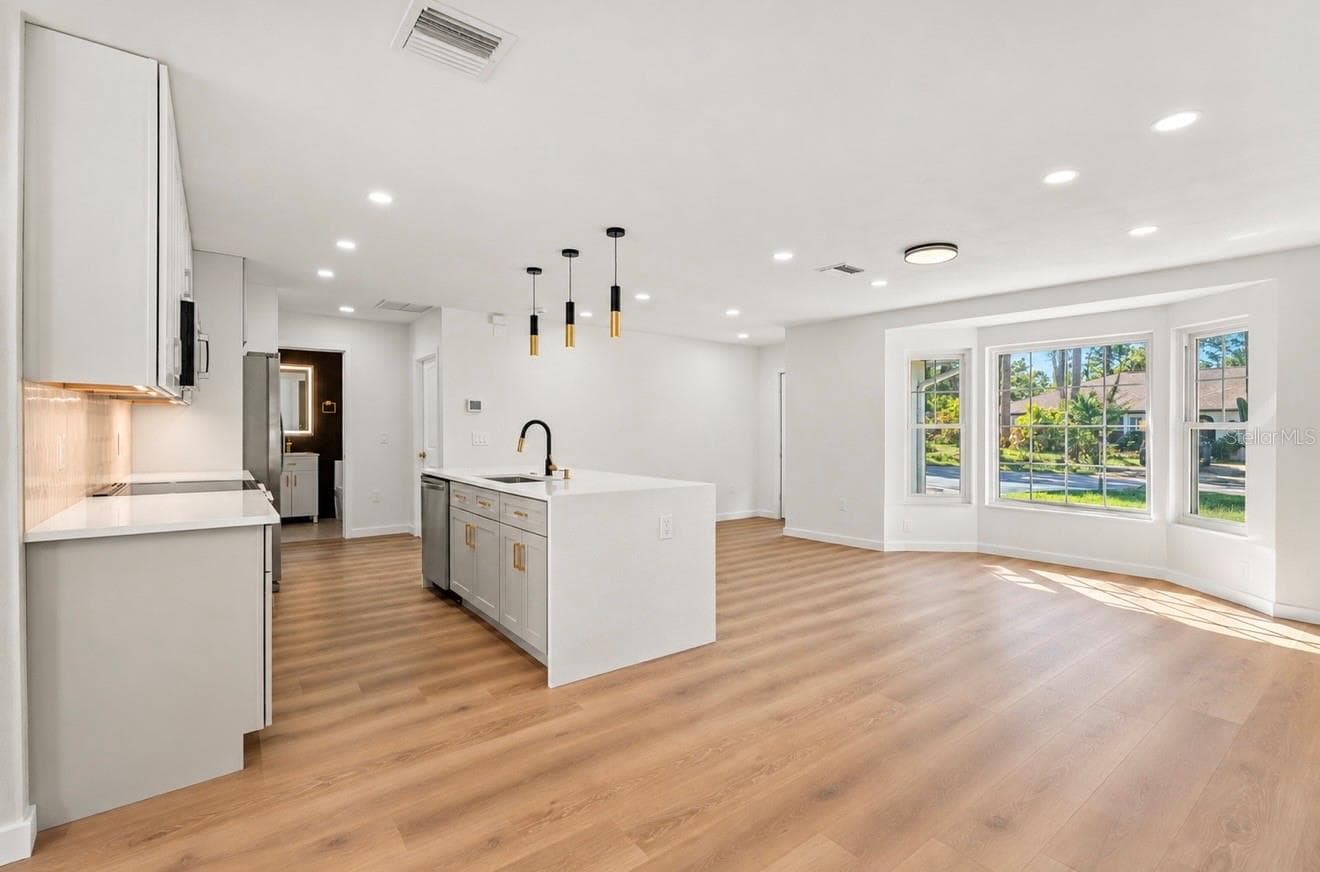 Single Family Residence at 616 BROWN RD, VENICE, photo 13 of 42
