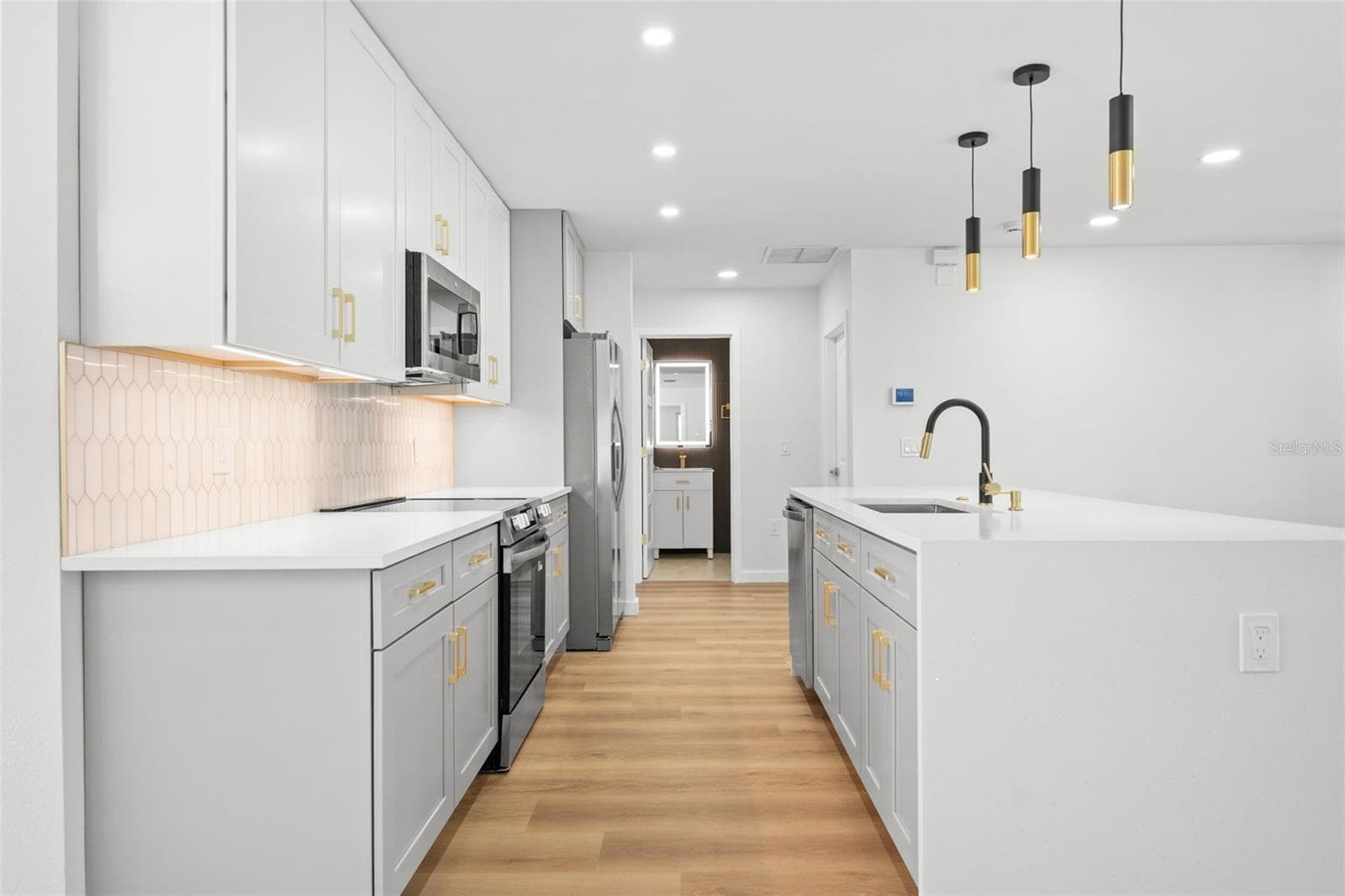 Single Family Residence at 616 BROWN RD, VENICE, photo 14 of 42
