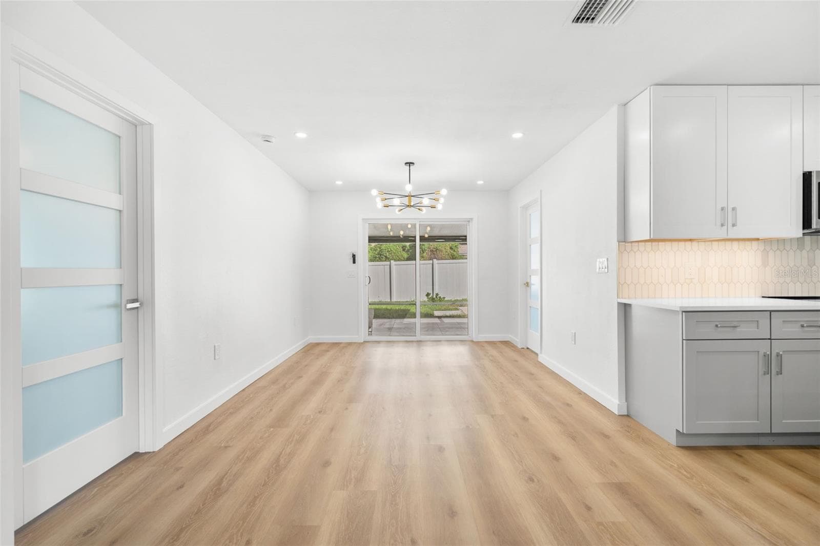 Single Family Residence at 616 BROWN RD, VENICE, photo 18 of 42