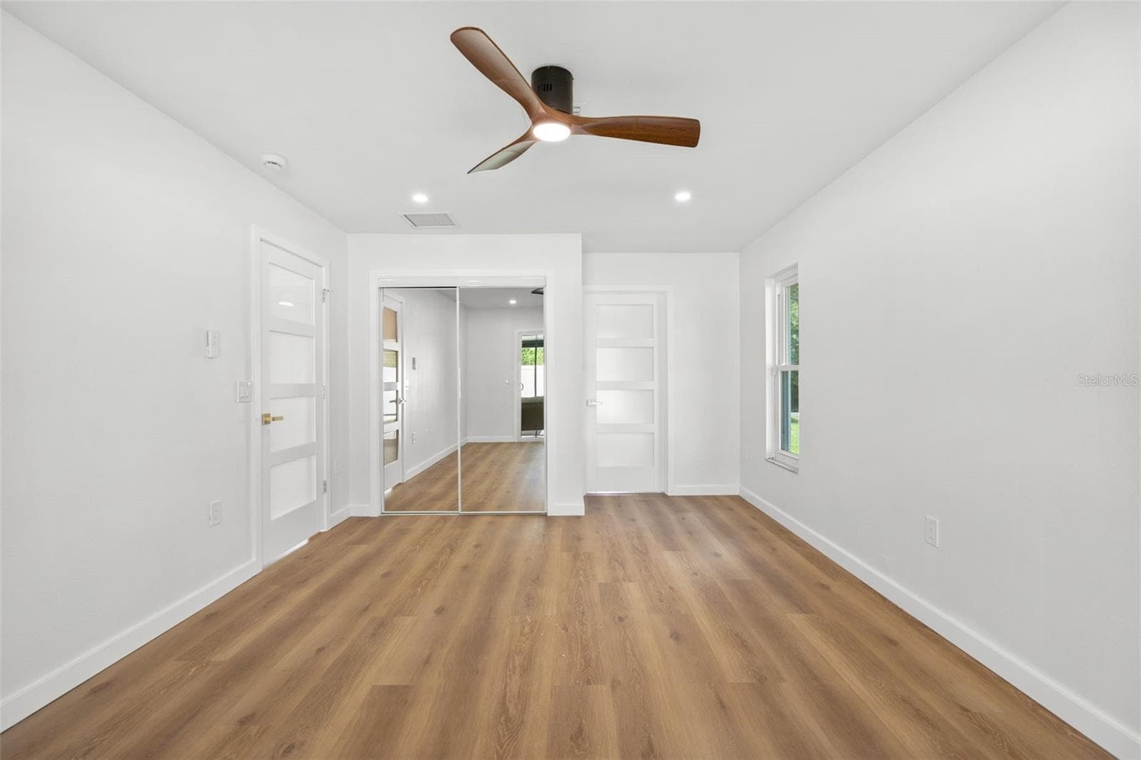 Single Family Residence at 616 BROWN RD, VENICE, photo 20 of 42