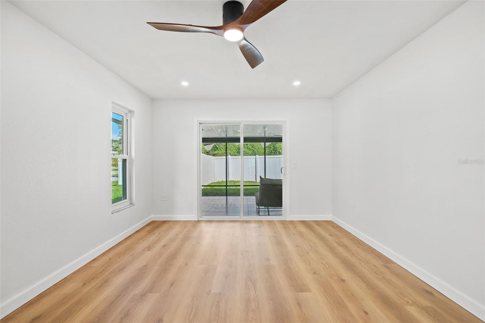 Single Family Residence at 616 BROWN RD, VENICE, photo 21 of 42