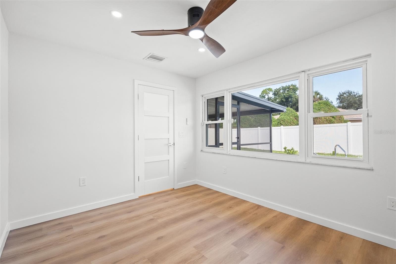 Single Family Residence at 616 BROWN RD, VENICE, photo 34 of 42