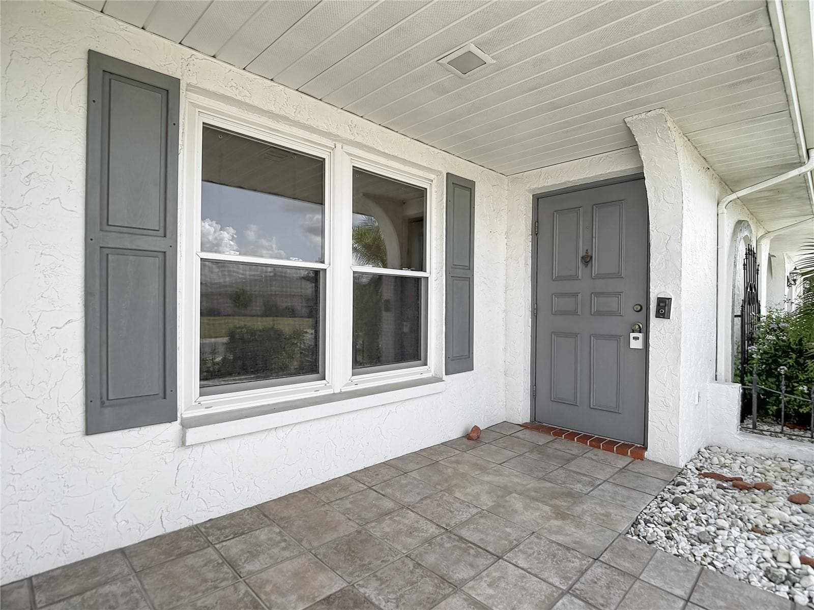 Single Family Residence at 905 BLUEWATER DR, SUN CITY CENTER, photo 4 of 59