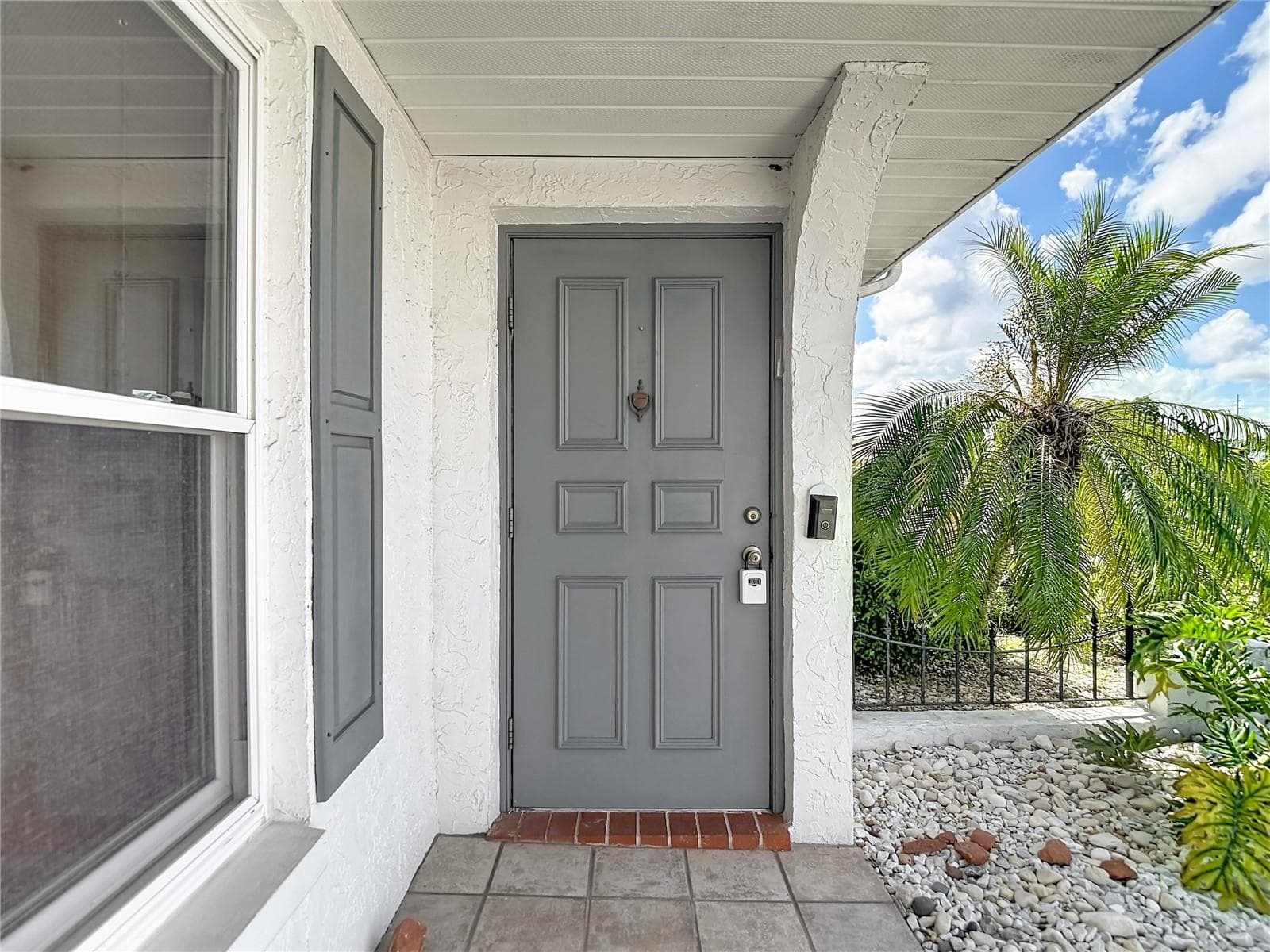 Single Family Residence at 905 BLUEWATER DR, SUN CITY CENTER, photo 5 of 59