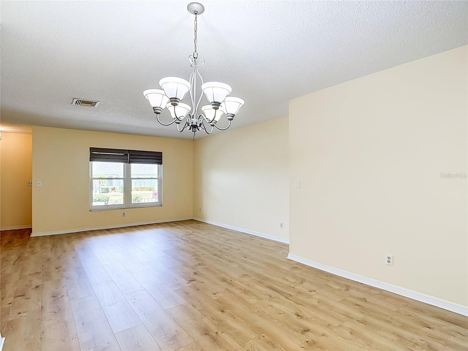Single Family Residence at 905 BLUEWATER DR, SUN CITY CENTER, photo 8 of 59