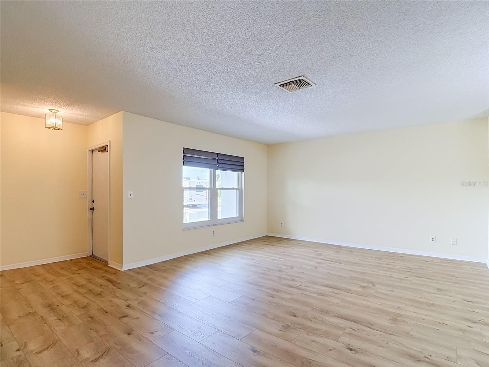 Single Family Residence at 905 BLUEWATER DR, SUN CITY CENTER, photo 9 of 59