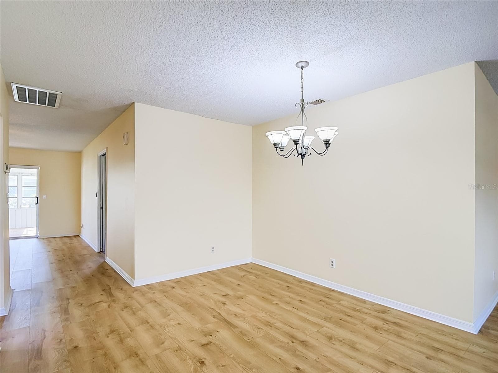 Single Family Residence at 905 BLUEWATER DR, SUN CITY CENTER, photo 14 of 59
