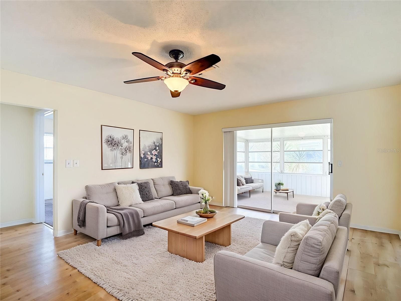 VIRTUAL STAGE FAMILY RM/ENCLOSED LANAI - 905 BLUEWATER DR, SUN CITY CENTER