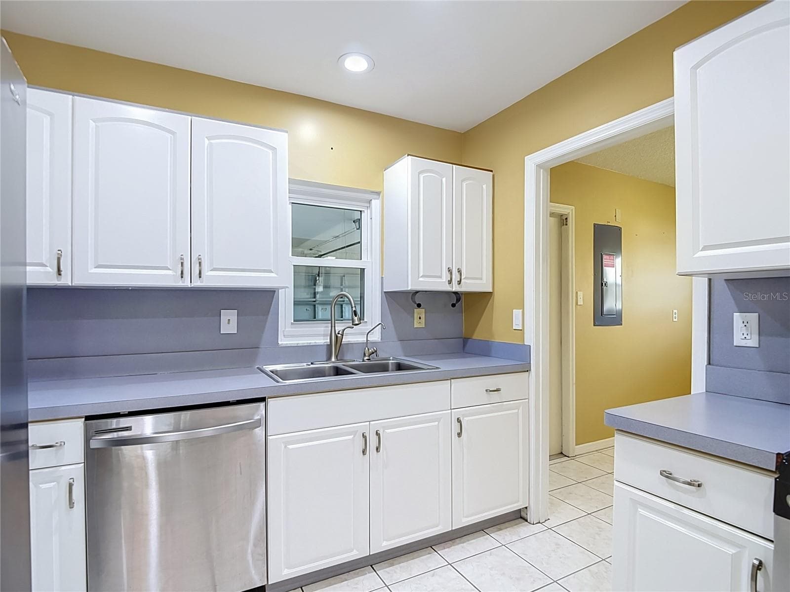 Single Family Residence at 905 BLUEWATER DR, SUN CITY CENTER, photo 21 of 59