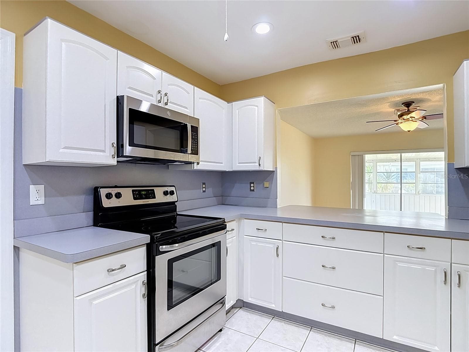 Single Family Residence at 905 BLUEWATER DR, SUN CITY CENTER, photo 23 of 59