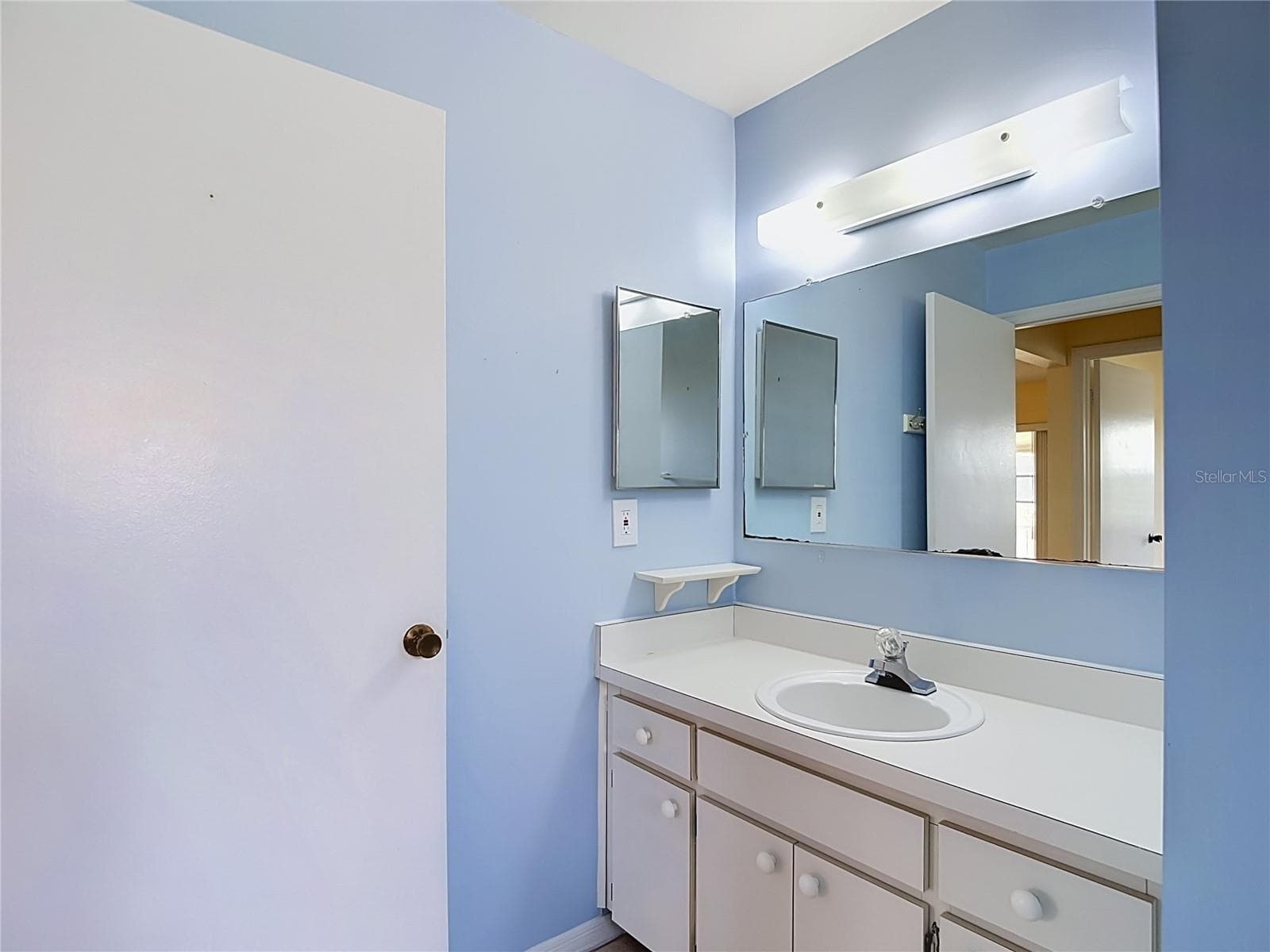 Single Family Residence at 905 BLUEWATER DR, SUN CITY CENTER, photo 37 of 59