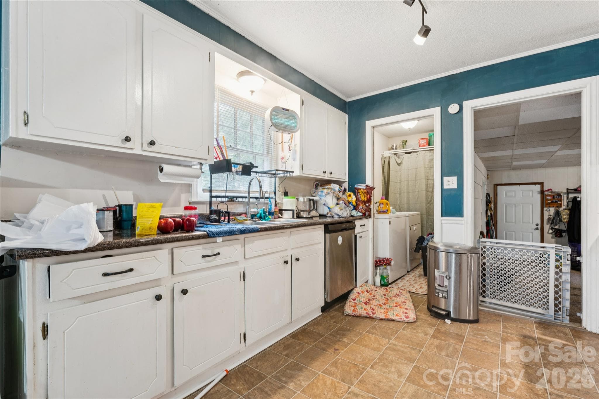 Single Family Residence at 321 Rollingwood Drive, Stanley, photo 16 of 32