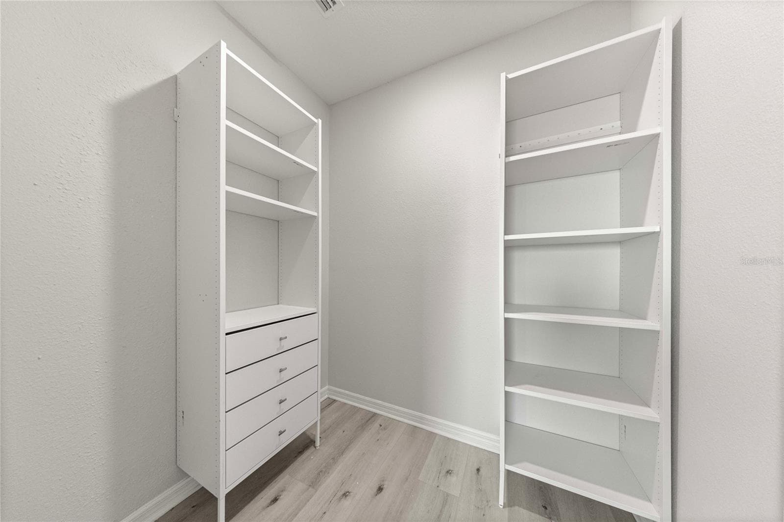LOFT WALK IN CLOSET - 17526 NW 173RD RD, ALACHUA