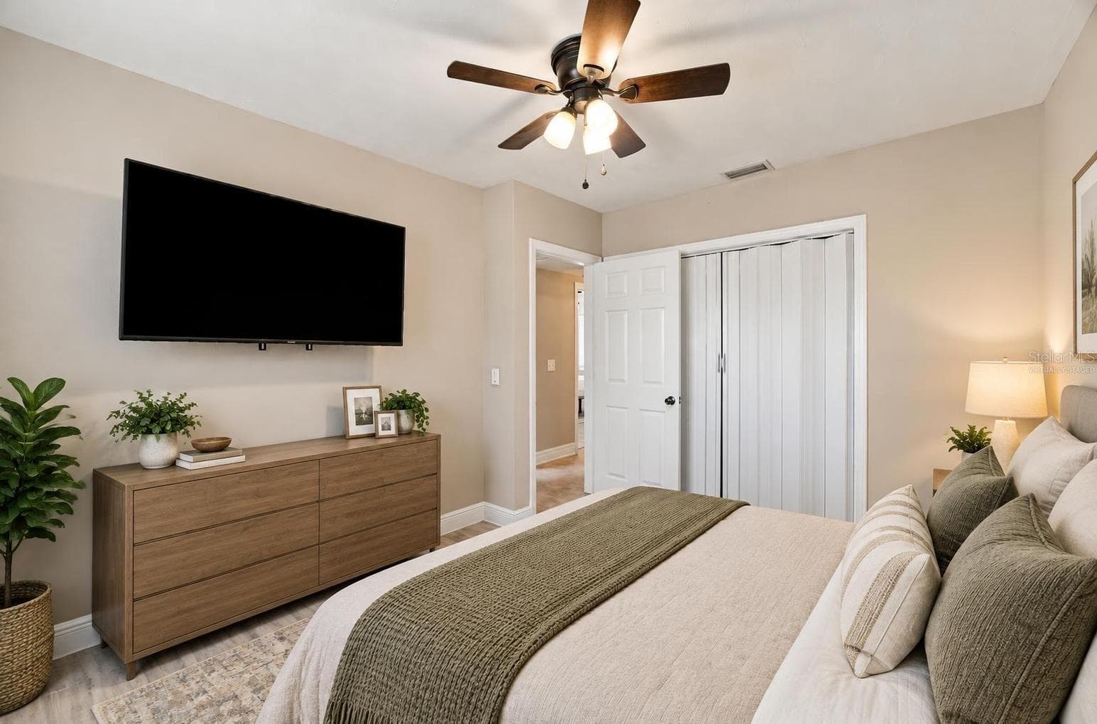 Virtually staged bedroom 3 - 5106 THONOTOSASSA RD, PLANT CITY