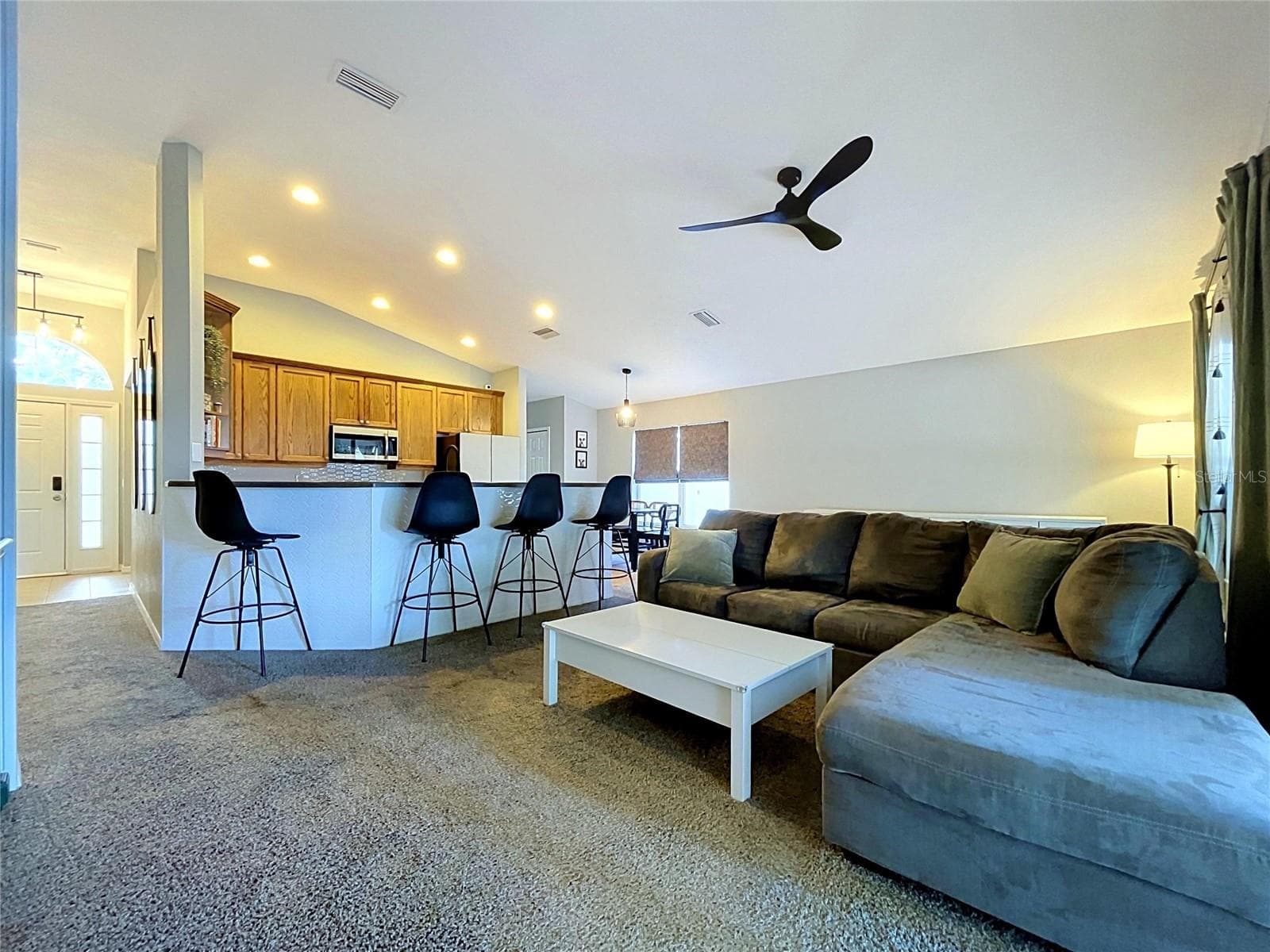 Single Family Residence at 11607 MOUNTAIN BAY DR, RIVERVIEW, photo 12 of 97