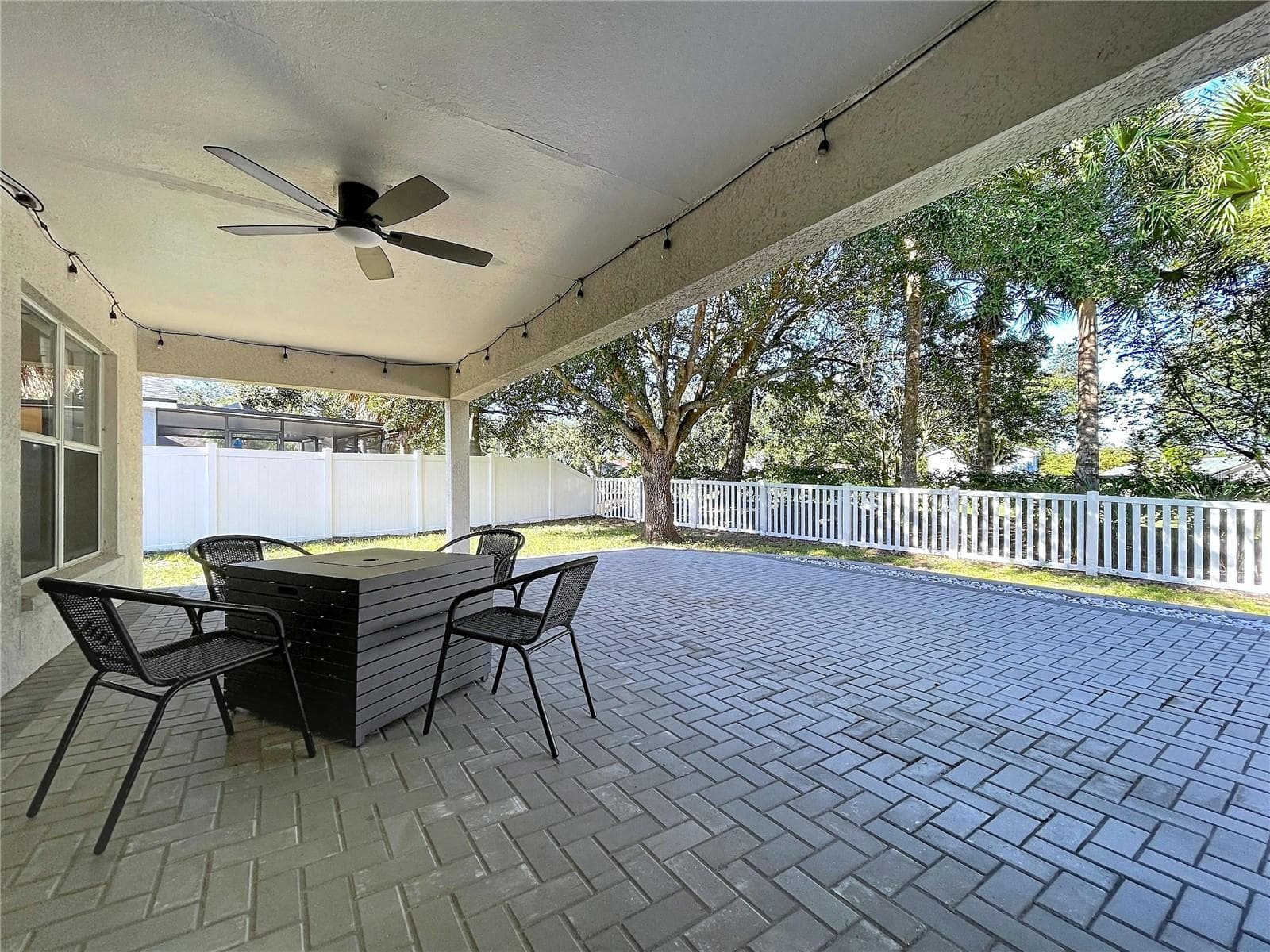 Single Family Residence at 11607 MOUNTAIN BAY DR, RIVERVIEW, photo 53 of 97