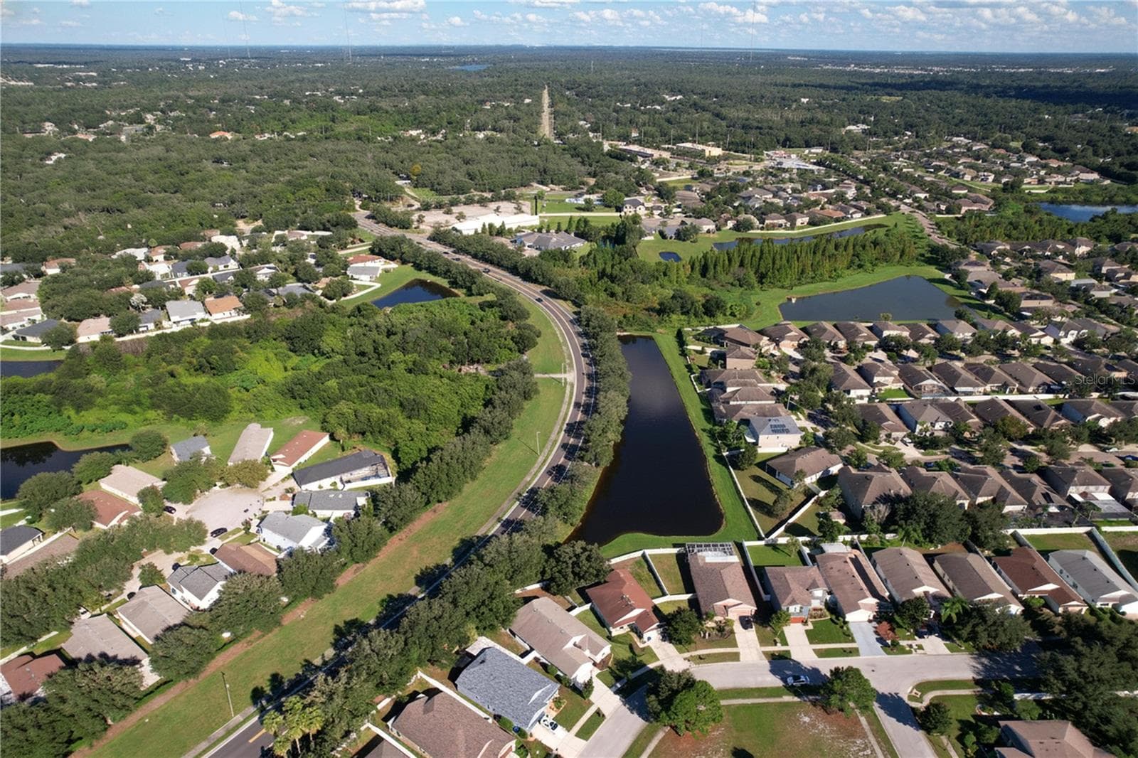 Single Family Residence at 11607 MOUNTAIN BAY DR, RIVERVIEW, photo 85 of 97